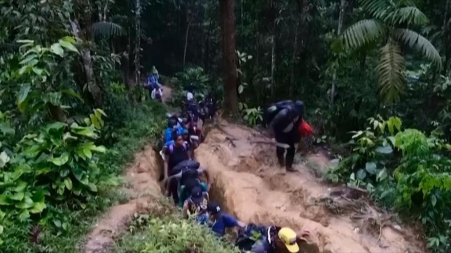 Migrantes llegan a la frontera después de sobrevivir al paso del Darién 