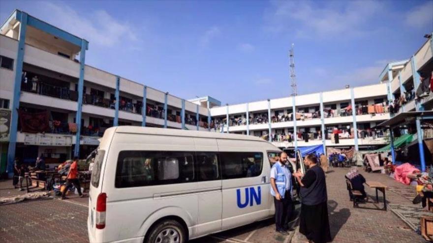 Una escuela administrada por la ONU que se han convertido en refugios para palestinos desplazados por la guerra de Israel, Jan Younis, Gaza. 