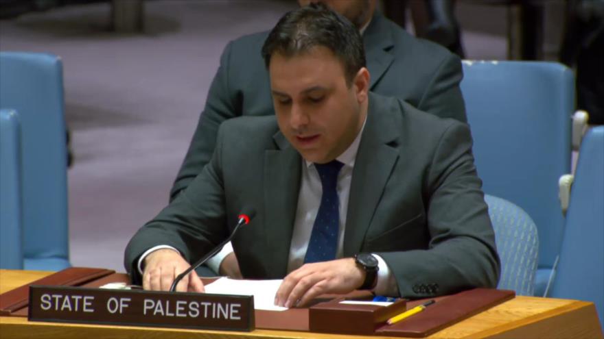 El observador permanente adjunto de Palestina en la ONU, Majed Bamya, en una sesión del Consejo de Seguridad, 29 de diciembre de 2023. 