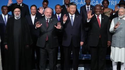 Irán acelera proceso de desdolarización dentro de BRICS