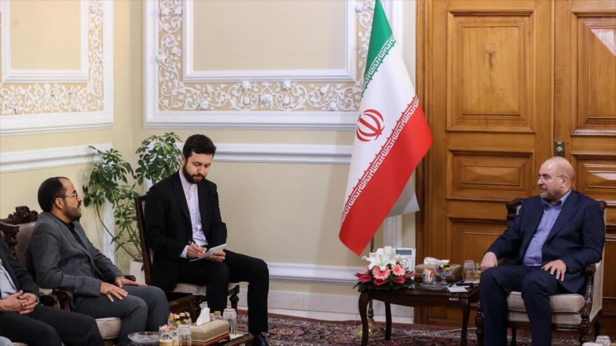 El presidente del Parlamento iraní, Mohamad Baqer Qalibaf tuvo una reunión con el portavoz de Ansarolá, Mohamad Abdel Salam, 01 de diciembre.