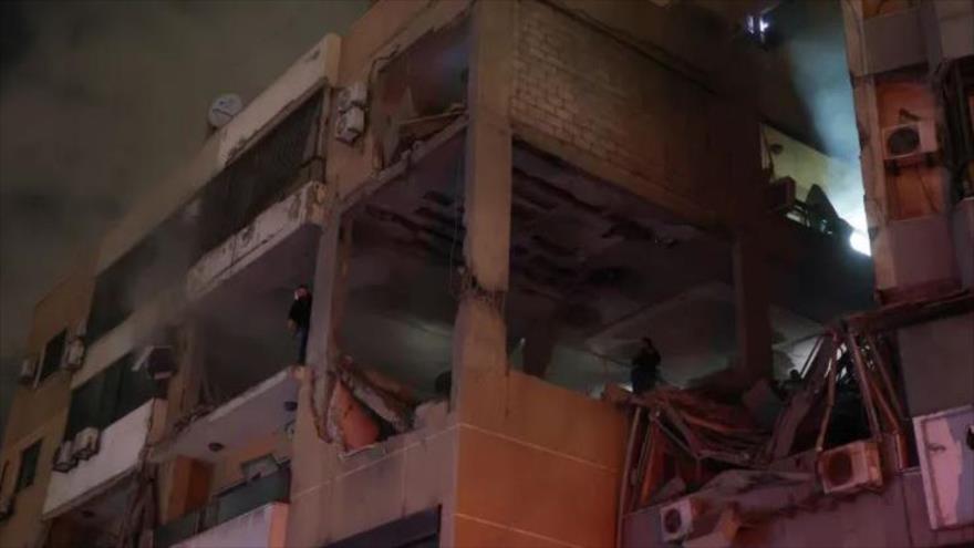 La magnitud de la destrucción causada en oficina de HAMAS en Beirut, capital de El Líbano.