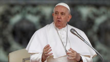 El papa, “profundamente entristecido” por el atentado en Kerman
