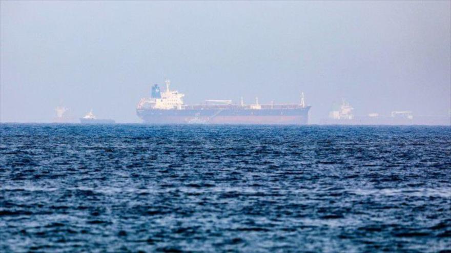 Un petrolero administrado por Israel en las costas de Emiratos Árabes Unidos, 3 de agosto de 2021. (Foto: Reuters)