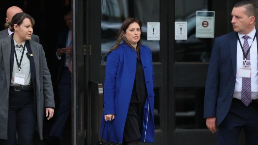 Embajadora israelí fue sacada la Escuela de Economía de Londres por fuerzas de seguridad tras protestas pro palestinas en el centro, 9 de noviembre de 2021.