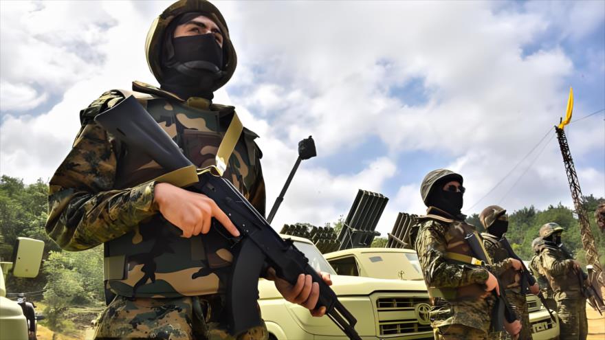 Los combatientes de Hezbolá participan en un ejercicio militar en la frontera con los territorios ocupados por Israel, 21 de mayo de 2023.