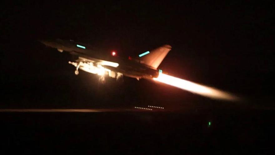 Un avión RAF Typhoon despega para unirse a la coalición liderada por Estados Unidos para llevar a cabo ataques aéreos contra objetivos militares en Yemen, 12 de enero de 2024.