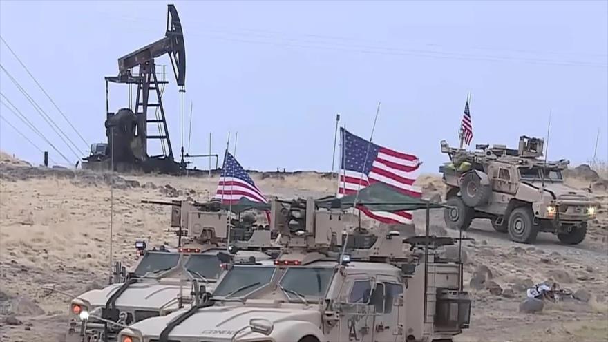 Convoy militar estadounidense vigila zonas de Siria para robarse el petróleo de allí.