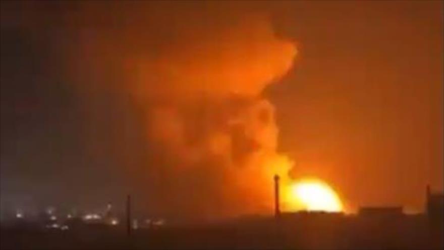 Una explosión se ve tras un ataque en Erbil, Kurdistan iraquí, 16 de enero de 2024.