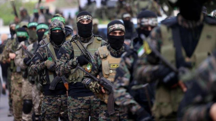 Combatientes armados de HAMAS en un desfile celebrado en Gaza.