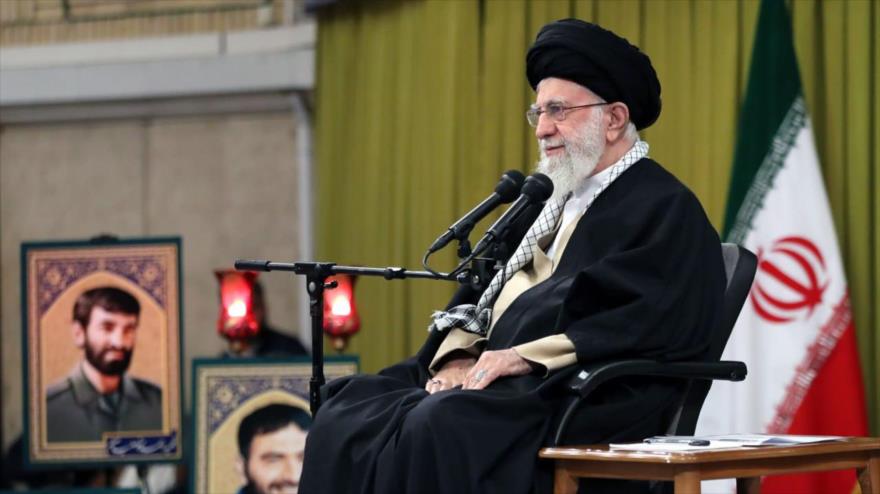 El Líder de la Revolución Islámica de Irán, el ayatolá Seyed Ali Jamenei, ofrece un discurso en Teherán (capital), 23 de enero de 2024. (Foto: Leader.ir)