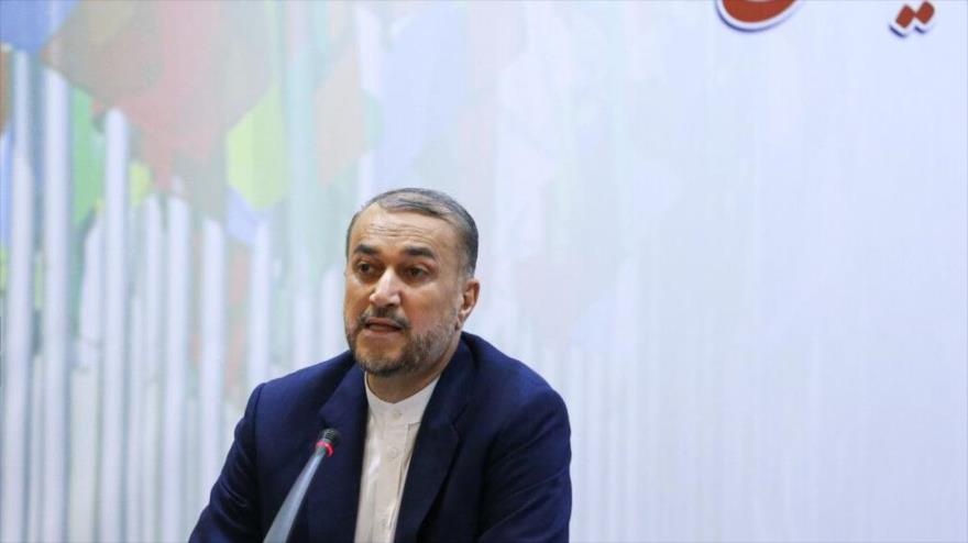 El canciller de Irán, Hosein Amir Abdolahian, en un acto del Ministerio de Asuntos Exteriores en Teherán, la capital, 28 de enero de 2024. (Foto: IRNA)