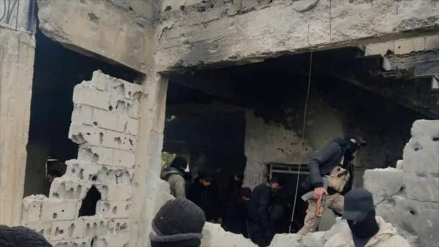 El Ejército sirio y facciones locales atacan un refugio de Daesh en Daraa y matan a ocho miembros del grupo terrorista, 28 de enero de 2024.