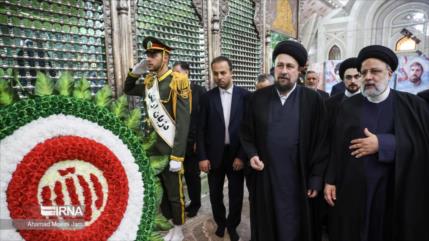 Fotos: Presidente iraní y su gabinete renuevan su lealtad al Imam Jomeini