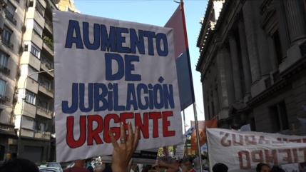 Decreto de Milei entra al Congreso argentino