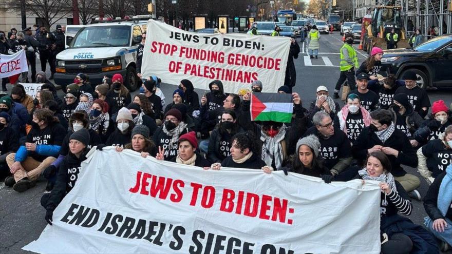 Judíos bloquean caravana de Biden en NY por apoyo de EEUU a Israel