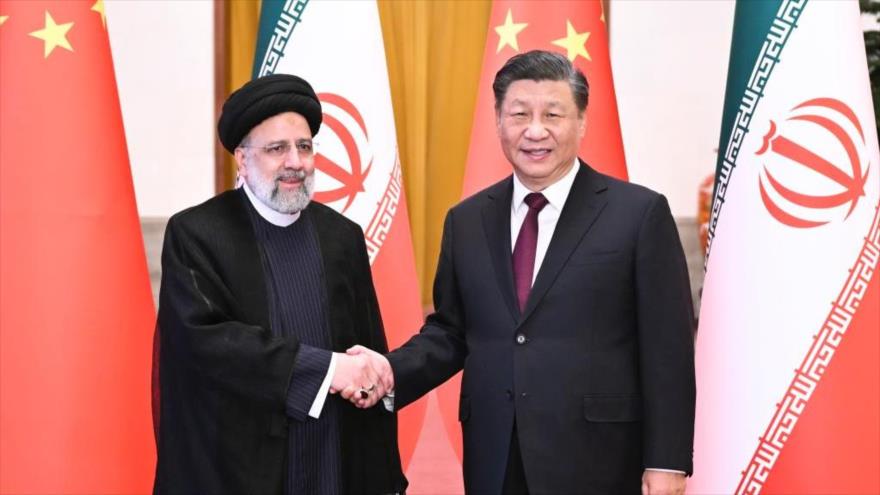 El presidente de Irán, Seyed Ebrahim Raisi, y su par chino, Xi Jinping, Pekín, 14 de febrero de 2023. (Foto: Xinhua)