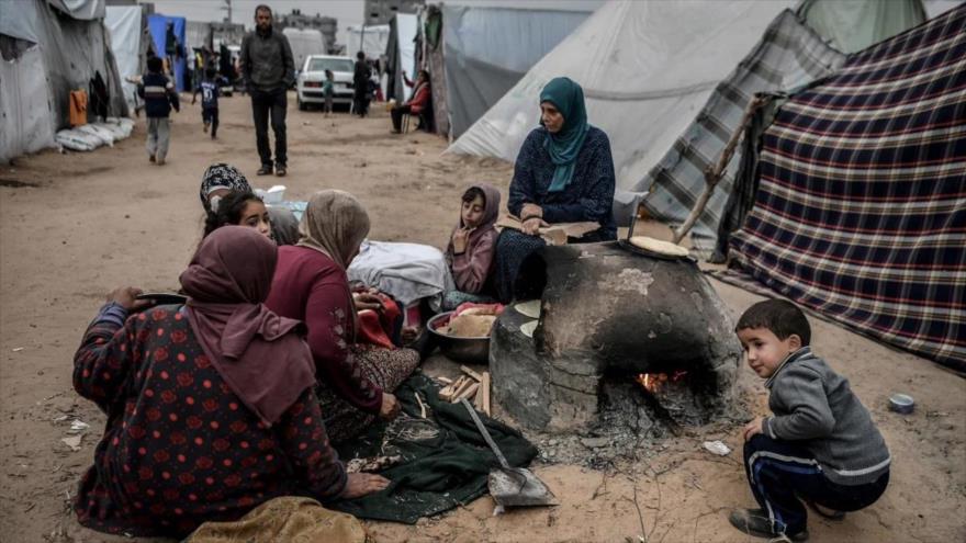 Más de un millón de palestinos desplazados sobreviven en precarias condiciones en Rafah. (Foto: Getty Images)