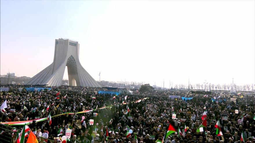 Iraníes muestran poderío en el aniversario 45 de la Revolución Islámica