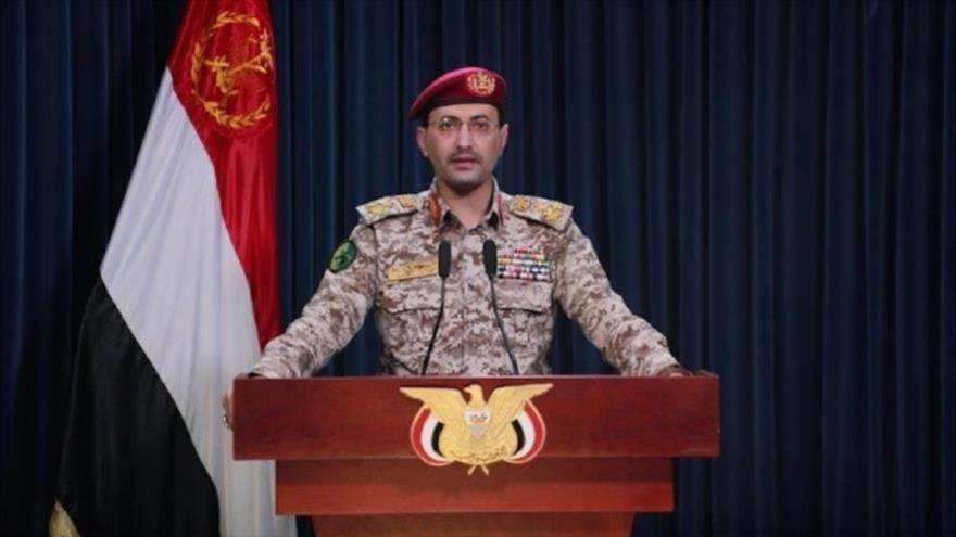 El portavoz del Ejército yemení, el teniente general Yahya Sari, durante una conferencia de prensa, Saná, la capital.
