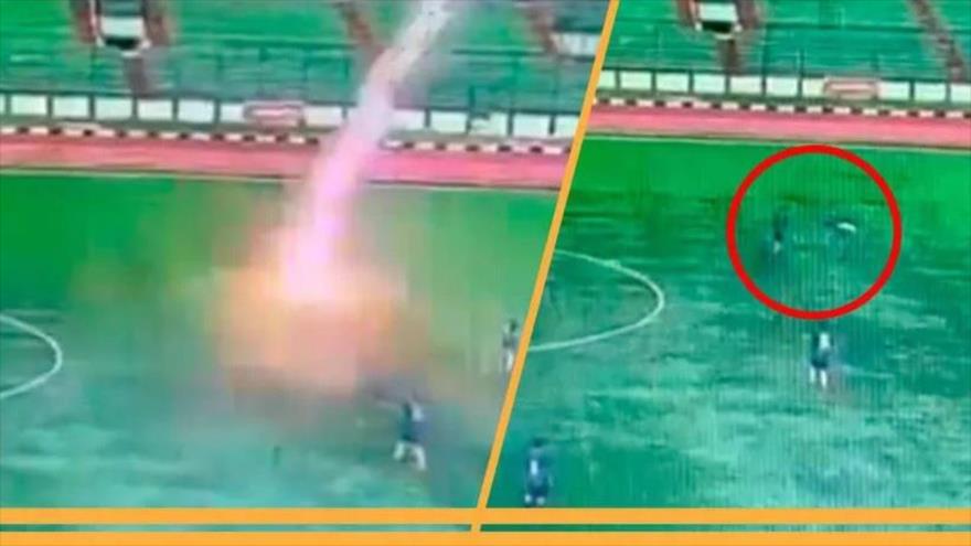Video: Un futbolista muere tras caerle un rayo en pleno partido
