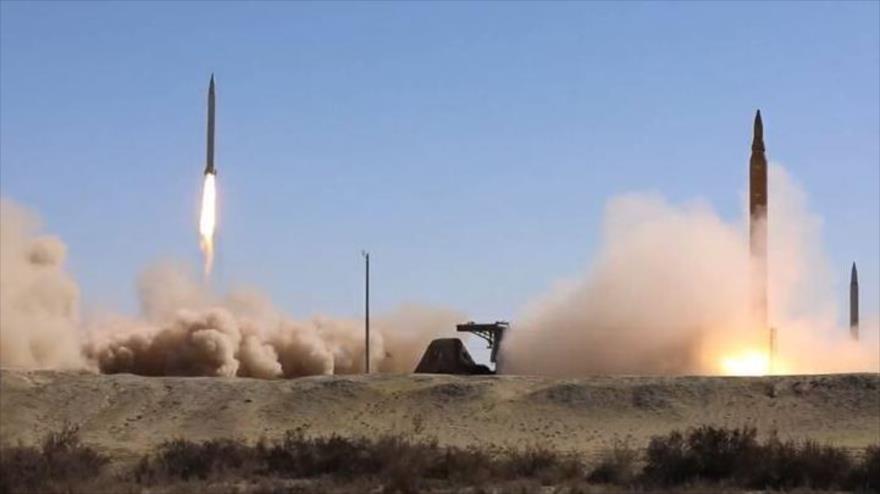 Captura de pantalla de un vídeo que muestra al CGRI simulando la destrucción de hangares de los F-35 israelíes, 13 de febrero de 2024.
