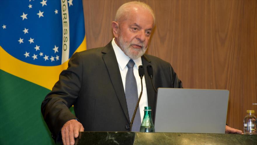 El presidente brasileño, Luiz Inácio Lula da Silva, habla durante una reunión en El Cairo, 15 de febrero de 2024. (Foto: AFP)