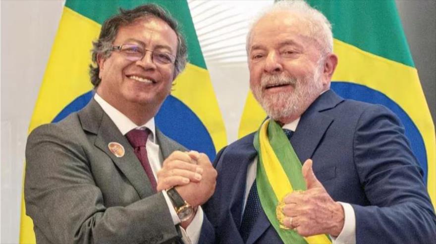 El presidente de Colombia, Gustavo Petro (izda.) y su homólogo brasileño, Luiz Inácio Lula da Silva.