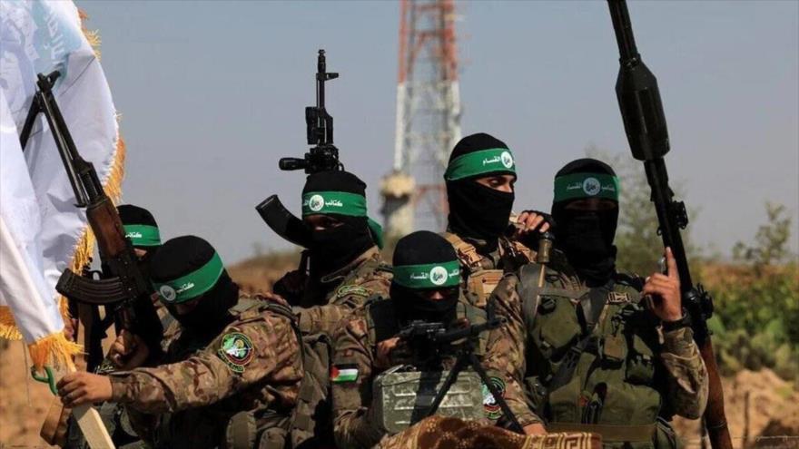 Combatientes de las Brigadas Ezzedin Al-Qassam, brazo militar del Movimiento de Resistencia Islámica de Palestina (HAMAS).