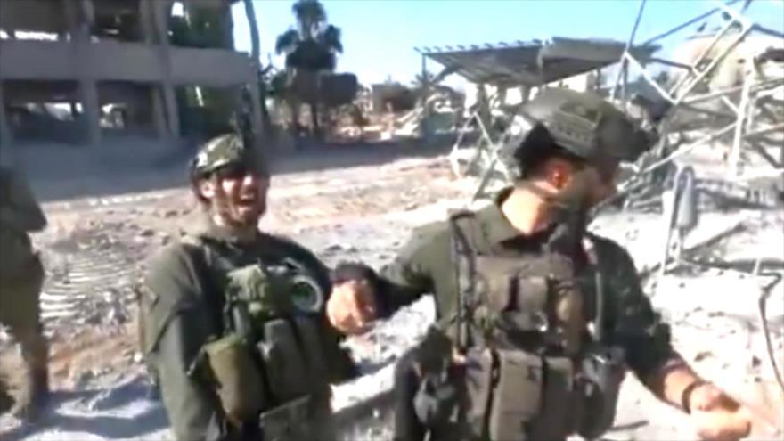 Los soldados israelíes se graban burlándose de los palestinos durante su agresión terrestre en Gaza