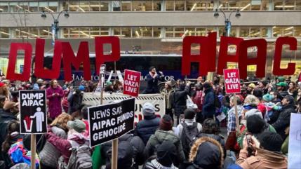 Judíos estadounidenses exigen tregua en Gaza frente a sede de AIPAC