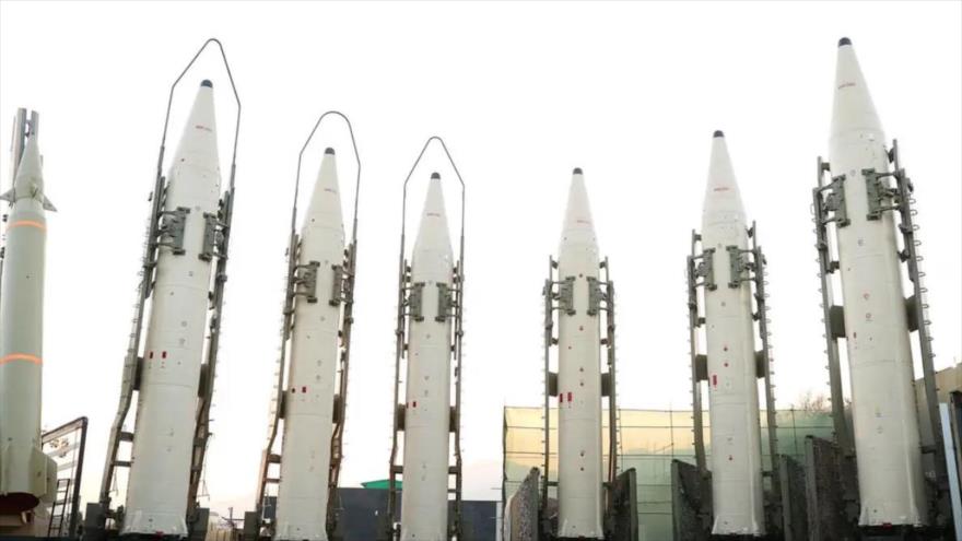 Misiles balísticos iraníes durante una ceremonia de incorporación a las Fuerzas Armadas, Teherán, 22 de agosto de 2023.