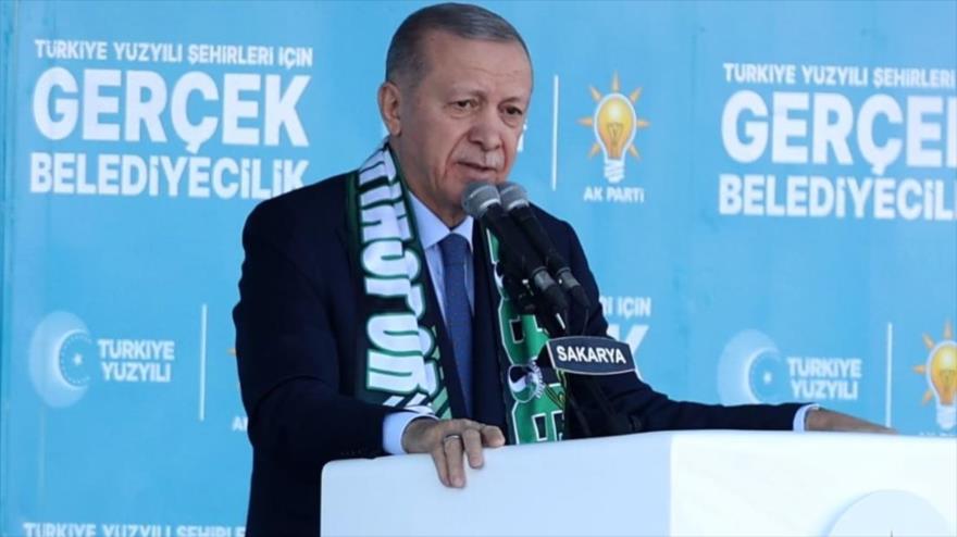 El presidente de Turquía, Recep Tayyip Erdogan, en una reunión de su partido en la provincia de Sakarya, 24 de febrero de 2024