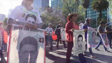 Padres de los 43 normalistas: 113 meses sin noticias de sus hijos