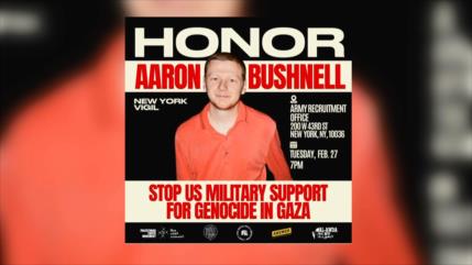 Activistas queman bandera sionista en memoria de Aaron Bushnell