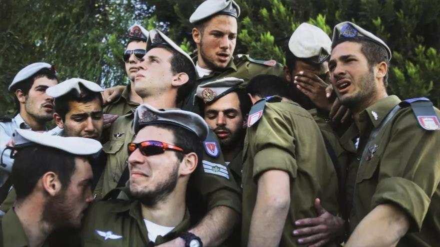 Soldados del régimen de Israel durante una ceremonia.