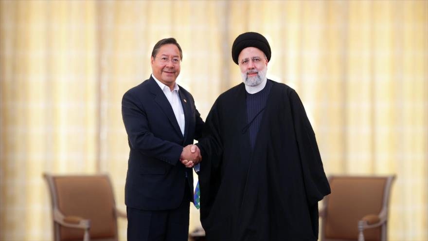 Los presidentes de Irán, Ebrahim Raisi, y de Bolivia, Luis Arce, en una reunión en Argel, 2 de marzo de 2024. (Foto: president.ir)