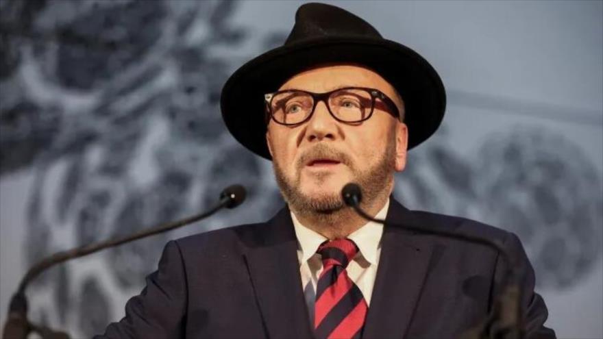 El diputado británico George Galloway habla en un mitin.