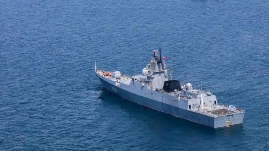 Un buque de guerra ruso durante un ejercicio militar naval conjunto entre Irán, Rusia y China en el Golfo de Omán, Irán, 15 de marzo de 2023.