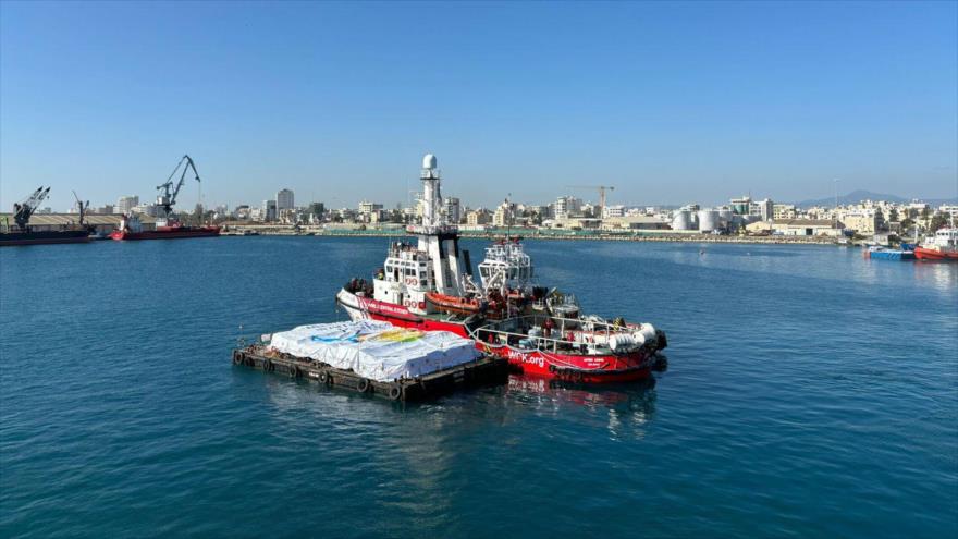 El barco Open Arms navega en solitario para llevar ayuda a los palestinos asediados por Israel, 15 de marzo de 2024.