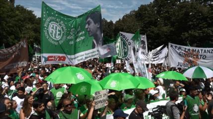 Trabajadores estatales de Argentina rechazan política de Milei