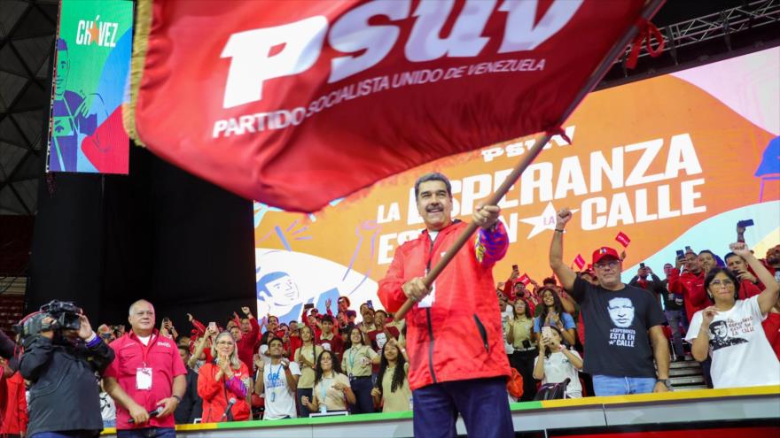 Vídeo: Maduro acepta candidatura presidencial por el PSUV