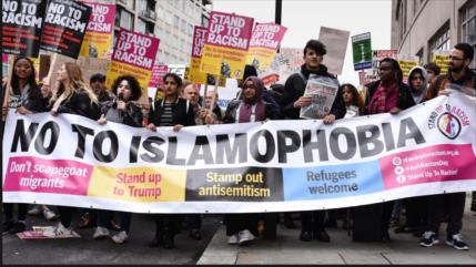 400 imanes denuncian políticas islamófobas del Gobierno británico