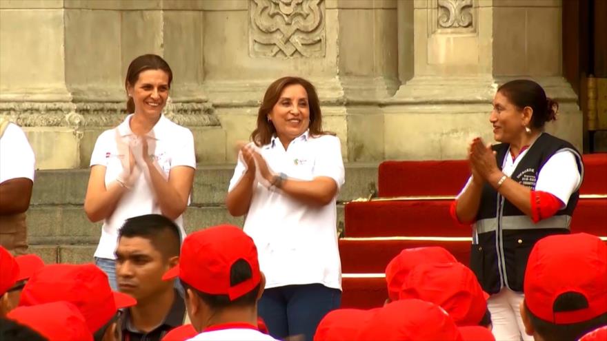 Presidenta de Perú vinculada a escándalo por posesión de relojes Rolex