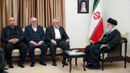 Líder se reúne con Haniyeh y expresa el apoyo de Irán a HAMAS