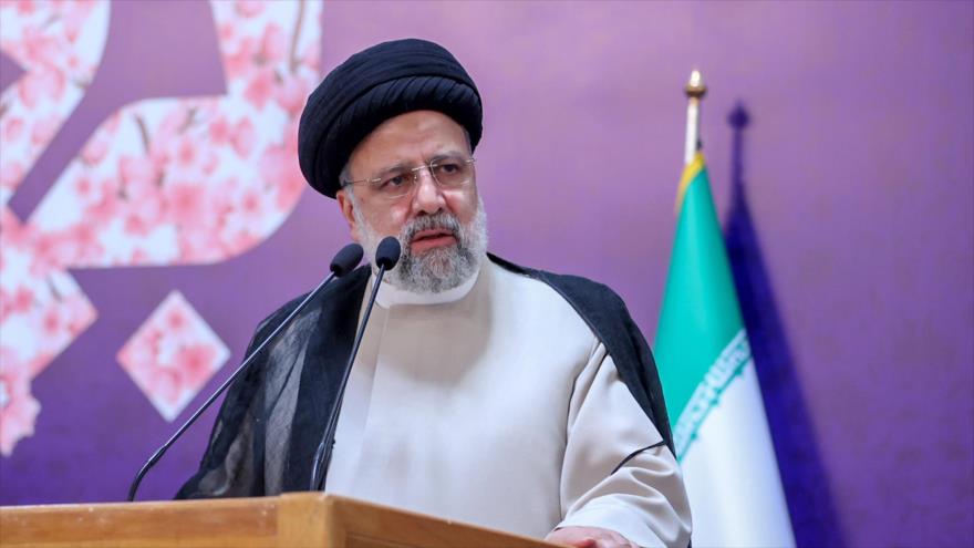 El presidente de Irán, Ebrahim Raisi, durante la ceremonia de homenaje a los servidores del Sagrado Corán, Teherán, 30 de marzo de 2024. (Foto: President.ir)