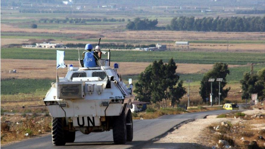 Un vehículo de la misión de paz de la ONU realiza una patrulla en la frontera entre El Líbano y la Palestina ocupada.