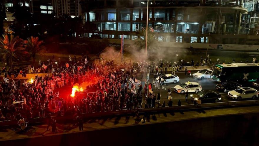 Policía israelí reprime protesta para exigir renuncia de Netanyahu | HISPANTV