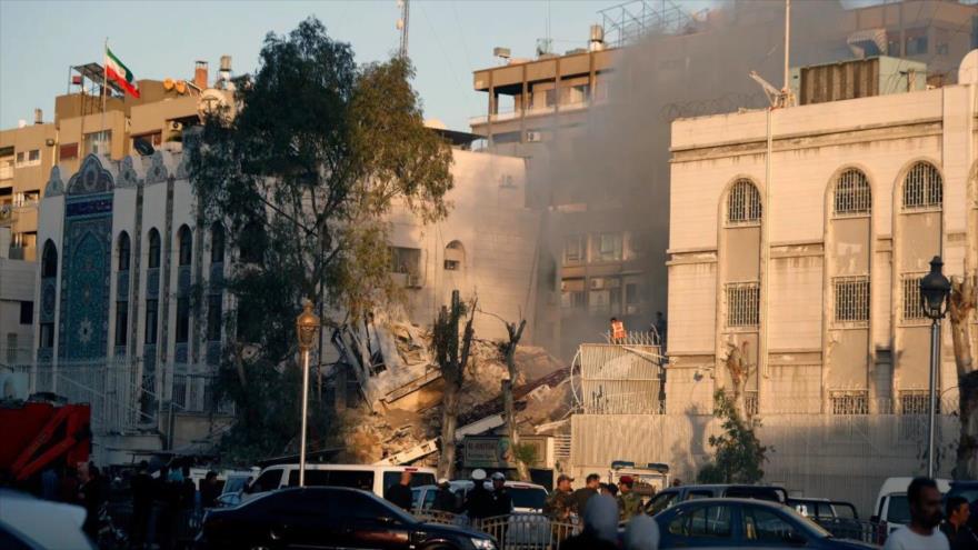Edificio destruido de la sección consular de la embajada iraní en un ataque aéreo de Israel en Damasco, capital de Siria, 1 de abril de 2024.