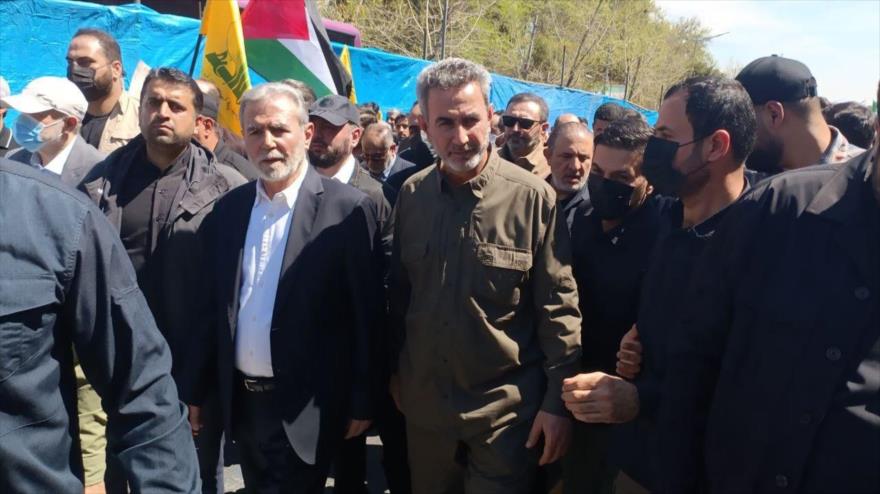 El líder de Yihad Islámica Palestina, Ziad al-Najala, (3º a la izq.) en la marcha por el Día de Al-Quds en Teherán, 5 de abril de 2024.